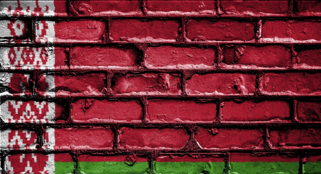 flaga, Białoruś, mur, cegły