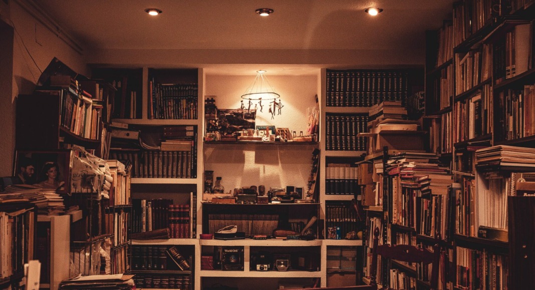 Stare książki, biblioteka