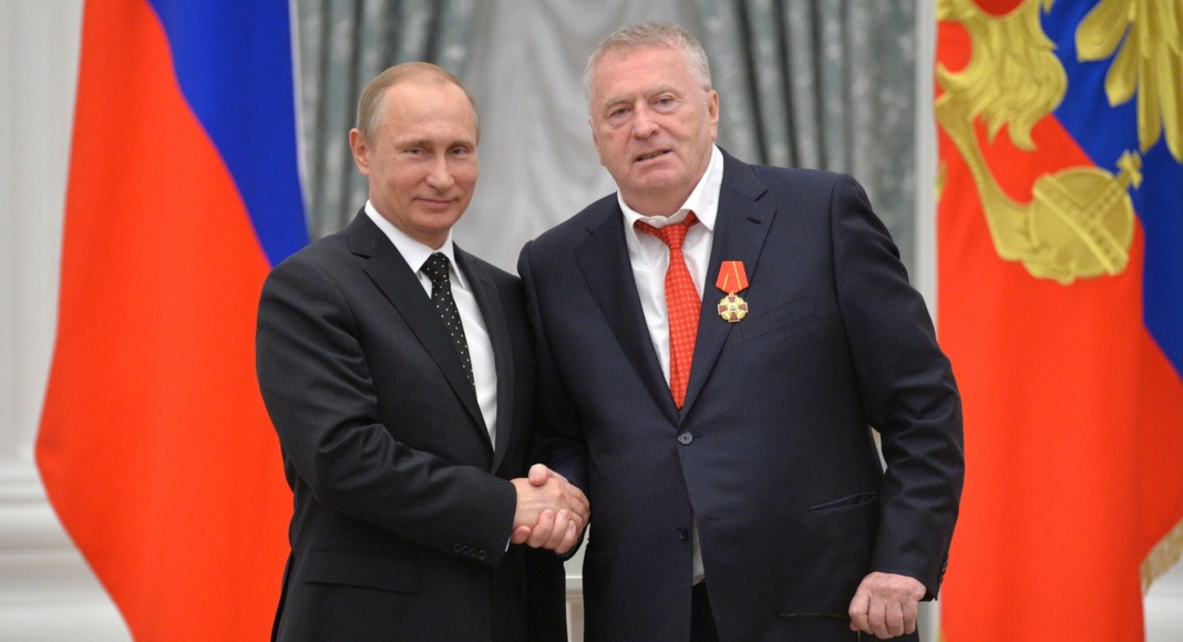 Władimir Żyrinowski odznaczony Orderem Aleksandra Newskiego, na zdj. obok prezydenta Władimira Putina, 21 maja 2015