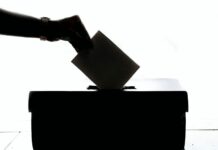 Głosowanie, urna, koperta